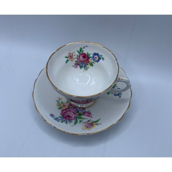 Vintage Rosina Bone China Teacup and Saucer Set Floral Pattern Gold Trim Made in - Picture 2 of 10